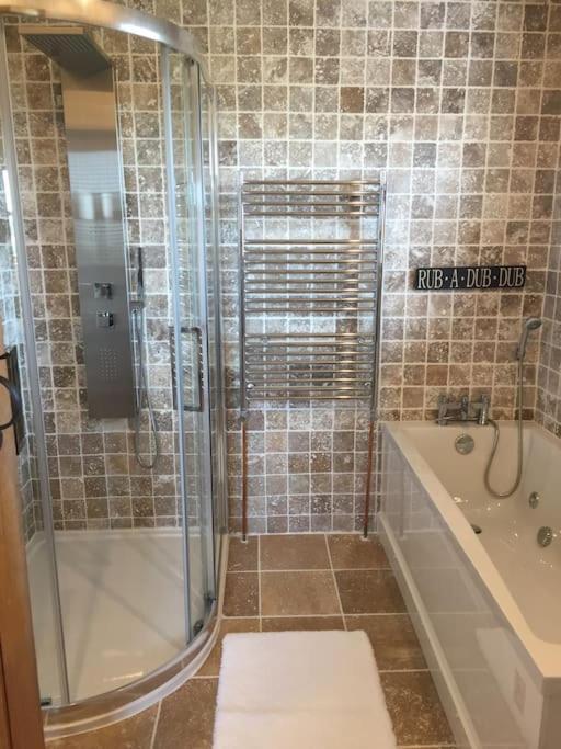 Bumbleberry Cottage Gresford 외부 사진
